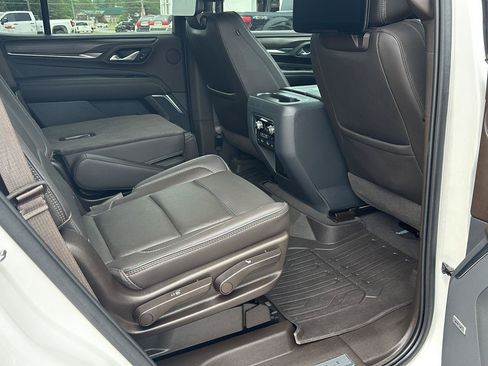 Used 2021 GMC Yukon Denali w/ Denali Premium Package AWD/4WD image 25