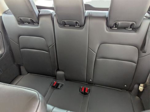 Used 2023 Nissan Pathfinder SL image 16