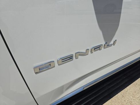Used 2022 GMC Yukon XL Denali RWD image 30