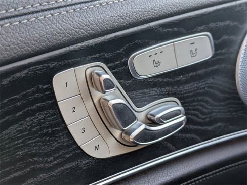 Used 2019 Mercedes-Benz E 300 4MATIC image 56