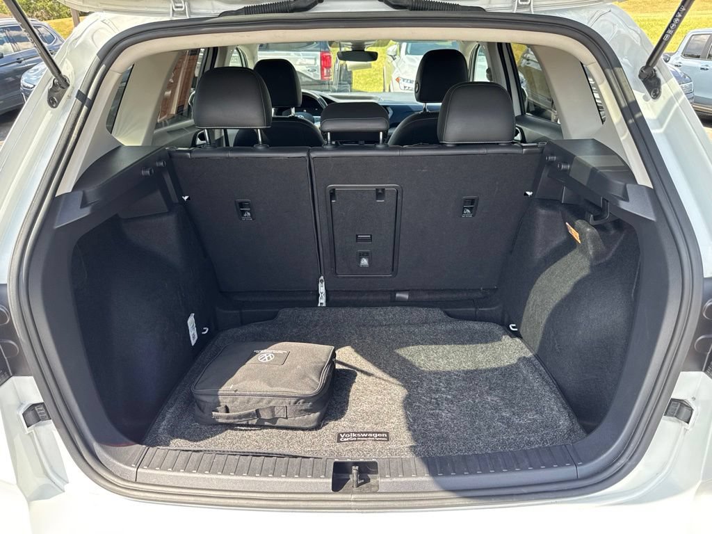 Certified 2023 Volkswagen Taos SE FWD image 28