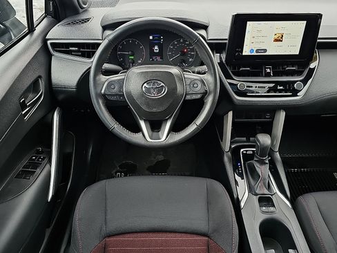 Used 2024 Toyota Corolla Cross AWD Hybrid w/ Moonroof Package image 12