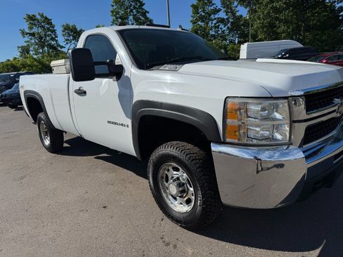 Used 2008 Chevrolet Silverado 2500 W/T w/ Snow Plow Prep Package AWD/4WD image 12
