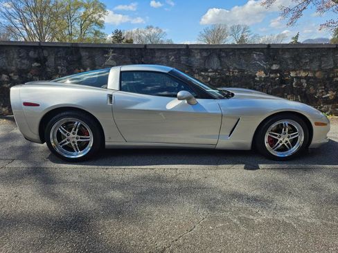 Used 2006 Chevrolet Corvette Coupe w/ Preferred Equipment Group image 8