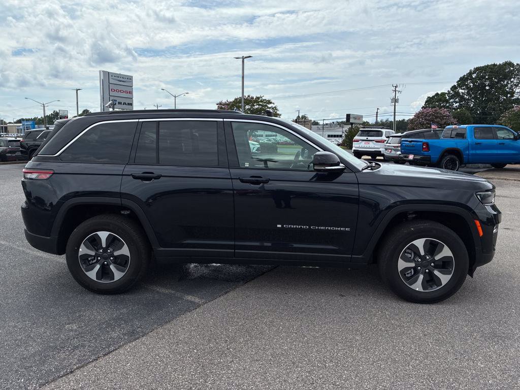 New 2024 Jeep Grand Cherokee Limited 4xe w/ Luxury Tech Group II AWD/4WD image 7