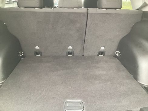 Used 2022 Jeep Compass Sport image 9