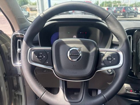 Used 2024 Volvo XC40 B5 Plus w/ Protection Package Premier AWD/4WD image 18