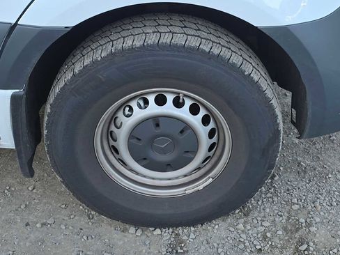 Used 2025 Mercedes-Benz Sprinter 2500 image 9