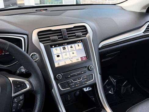 Used 2018 Ford Fusion SE w/ Equipment Group 602A FWD image 34