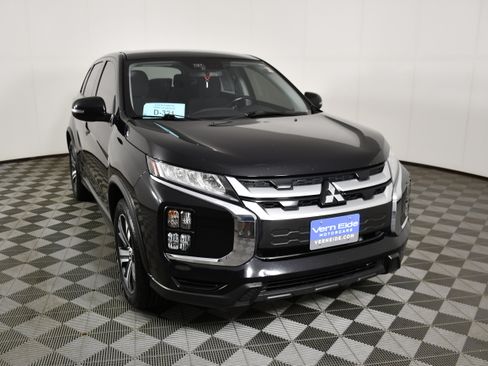 Used 2021 Mitsubishi Outlander Sport SE AWD/4WD image 3