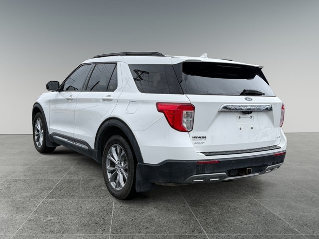 Used 2022 Ford Explorer XLT w/ Equipment Group 202A AWD/4WD image 3