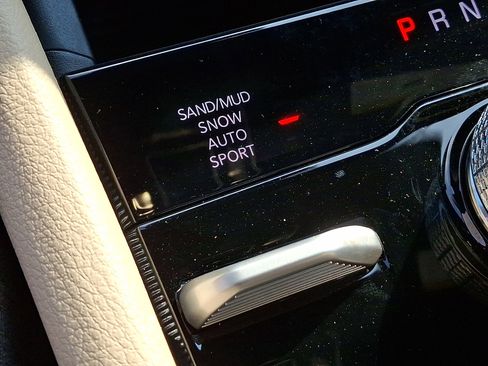 Certified 2025 Jeep Grand Cherokee L Limited w/ Trailer Tow Package image 26