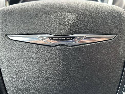 Used 2014 Chrysler Town & Country S FWD image 20