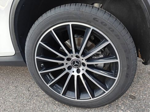 Used 2022 Mercedes-Benz GLC 300 4MATIC Coupe image 29