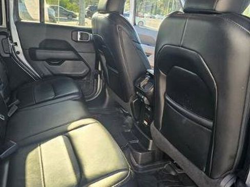 Used 2021 Jeep Wrangler Unlimited Sahara AWD/4WD image 22
