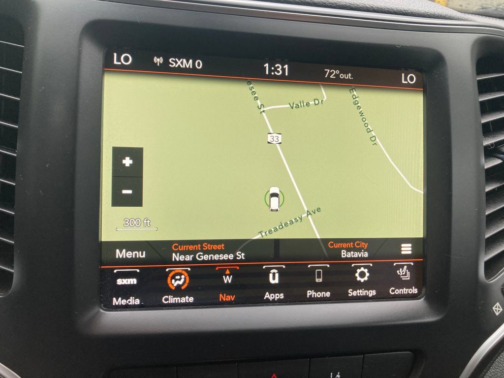 Used 2023 Jeep Cherokee Altitude Lux w/ Elite Group AWD/4WD image 24