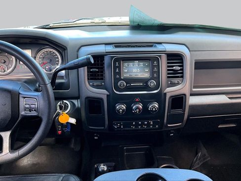 Used 2018 RAM 2500 Tradesman w/ Chrome Appearance Group AWD/4WD image 6
