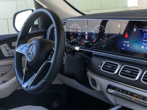 Used 2024 Mercedes-Benz GLE 450 4MATIC image 29