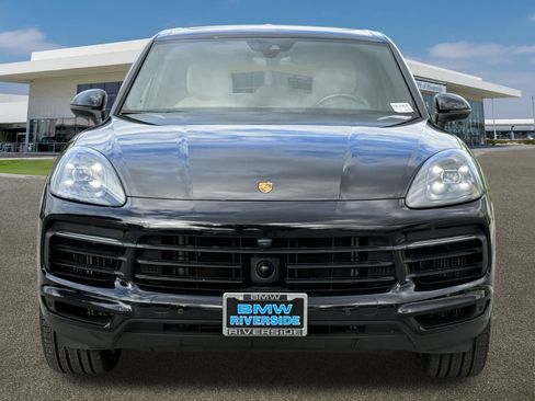 Used 2023 Porsche Cayenne image 3