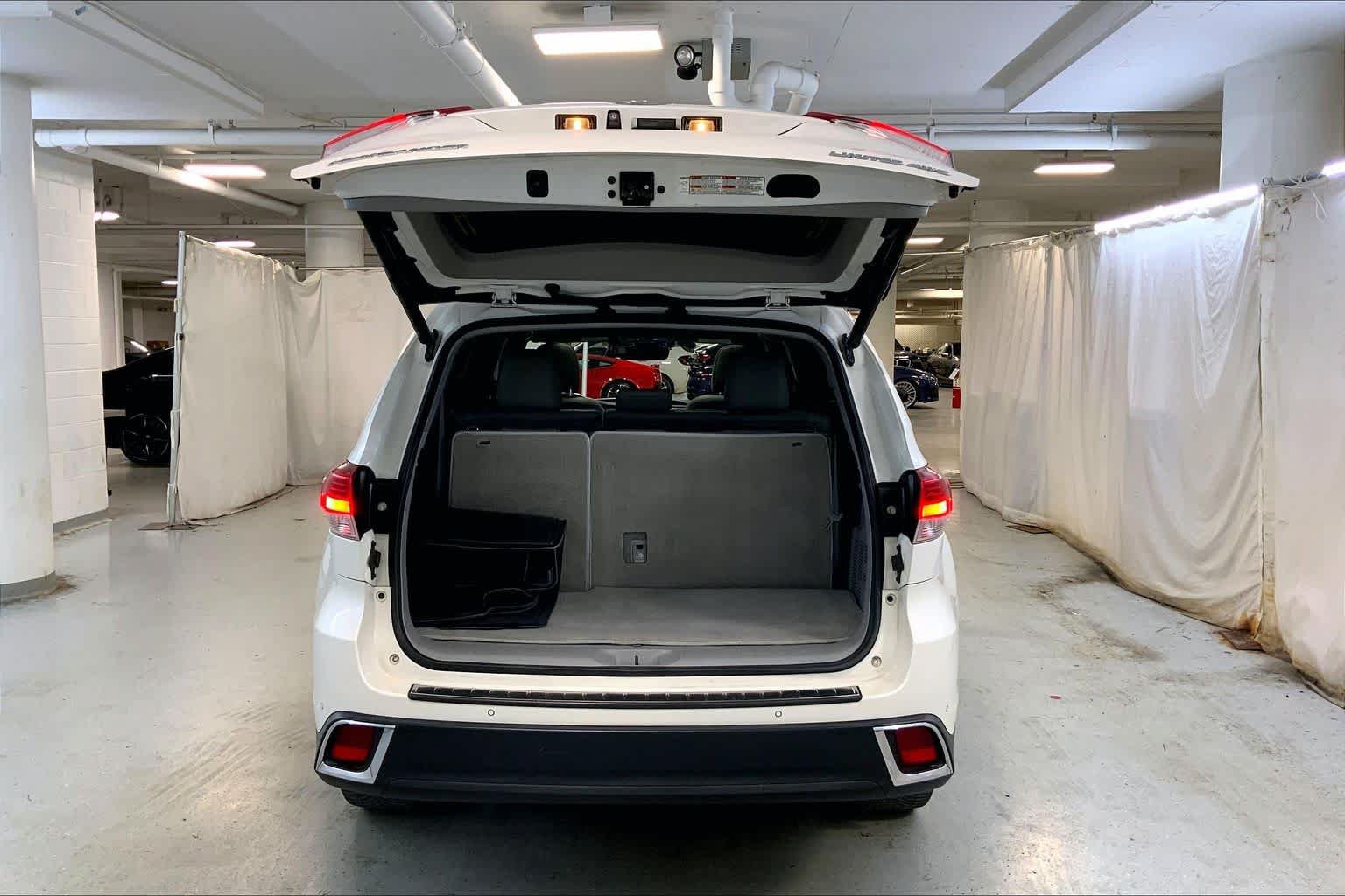 Used 2017 Toyota Highlander Limited Platinum AWD/4WD image 33