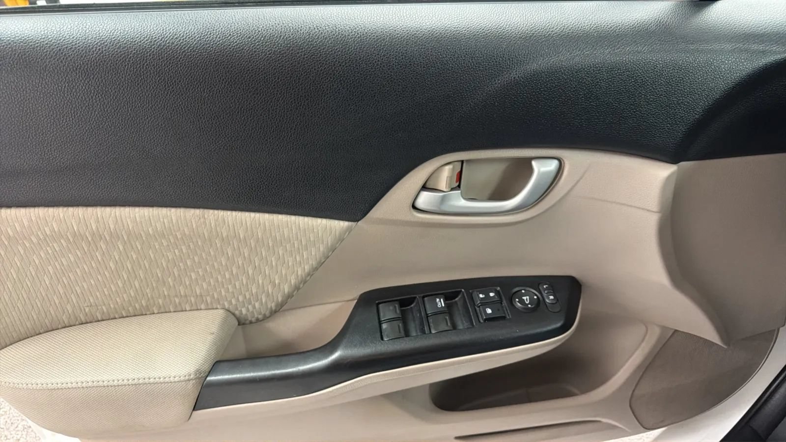 Used 2015 Honda Civic SE image 16