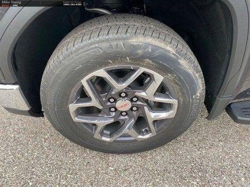 New 2026 GMC Sierra 1500 SLT w/ SLT Premium Package image 10