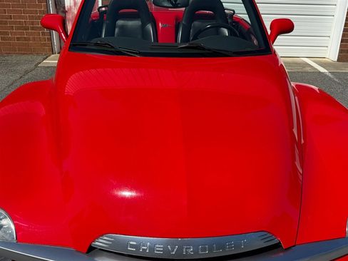 Used 2004 Chevrolet SSR w/ Preferred Equipment Group image 32