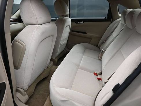 Used 2009 Chevrolet Impala LT FWD image 14