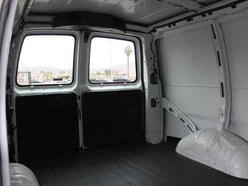 Used 1998 GMC Savana 2500 image 23