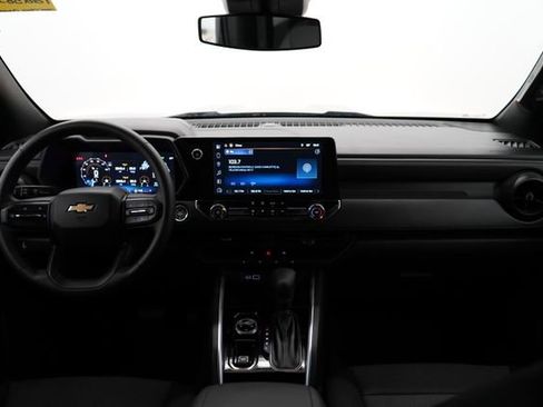 Used 2025 Chevrolet Colorado W/T image 13