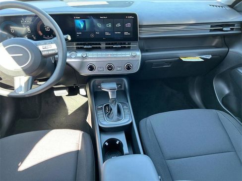 New 2026 Hyundai Kona SE image 14