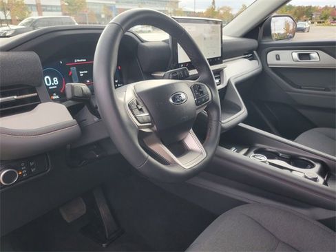 Used 2025 Ford Explorer Active image 17