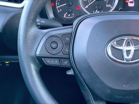 Used 2021 Toyota Corolla LE image 21