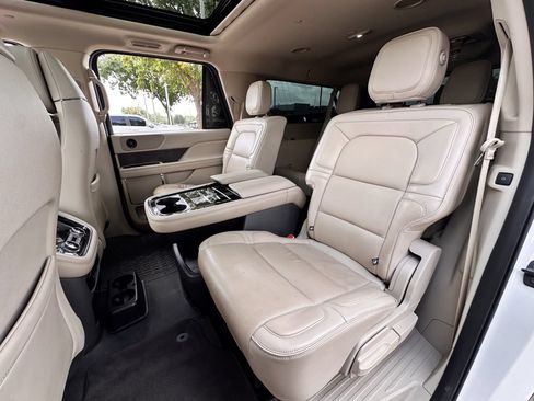 Used 2019 Lincoln Navigator L Reserve AWD/4WD image 20