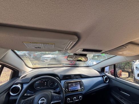 Used 2025 Nissan Versa SV image 21