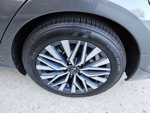 Used 2025 Nissan Altima 2.5 SV image 28