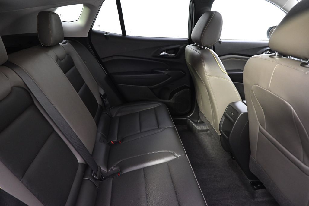Used 2024 Chevrolet Trax ACTIV w/ Sunroof Package FWD image 18