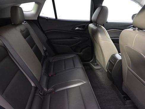Used 2024 Chevrolet Trax ACTIV w/ Sunroof Package FWD image 18