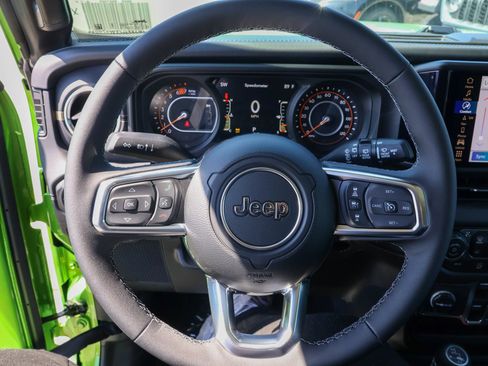 New 2026 Jeep Wrangler Unlimited Sahara AWD/4WD image 28