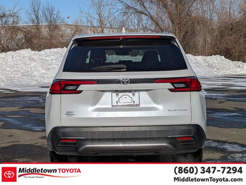 Used 2024 Toyota Grand Highlander Platinum image 4