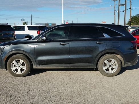 Used 2024 Kia Sorento LX image 11