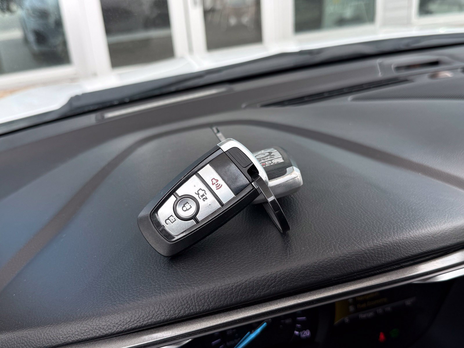 Used 2019 Ford Fusion SE FWD image 35