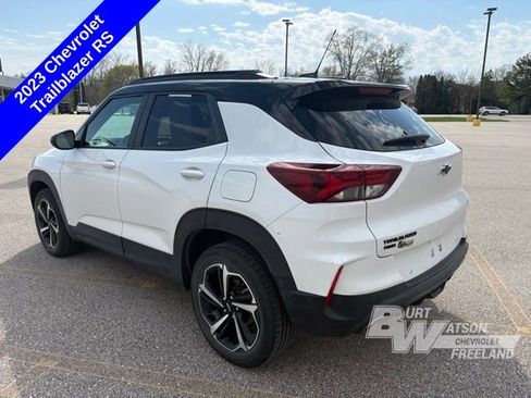 Used 2023 Chevrolet TrailBlazer RS w/ Sun and Liftgate Package image 4