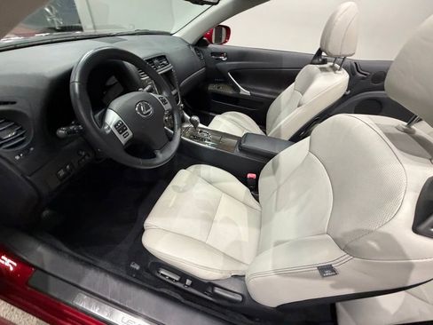 Used 2011 Lexus IS 250C w/ Luxury Pkg image 22