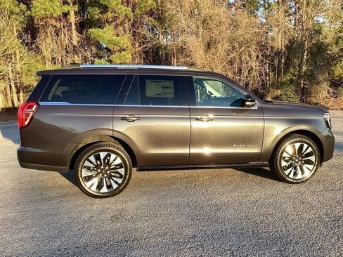 New 2026 Ford Expedition Platinum w/ Driver's Package AWD/4WD image 4