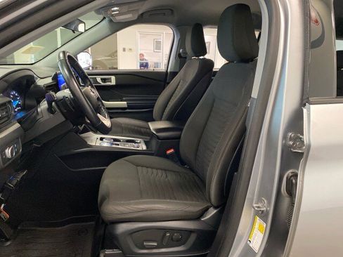 Used 2020 Ford Explorer XLT w/ Comfort Package image 17