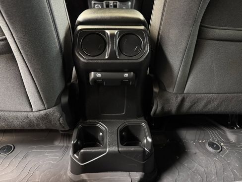 Used 2024 Jeep Gladiator Sport image 17