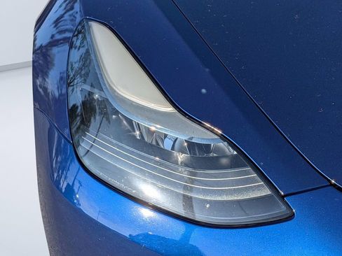 Used 2022 Tesla Model 3 Standard Range image 9