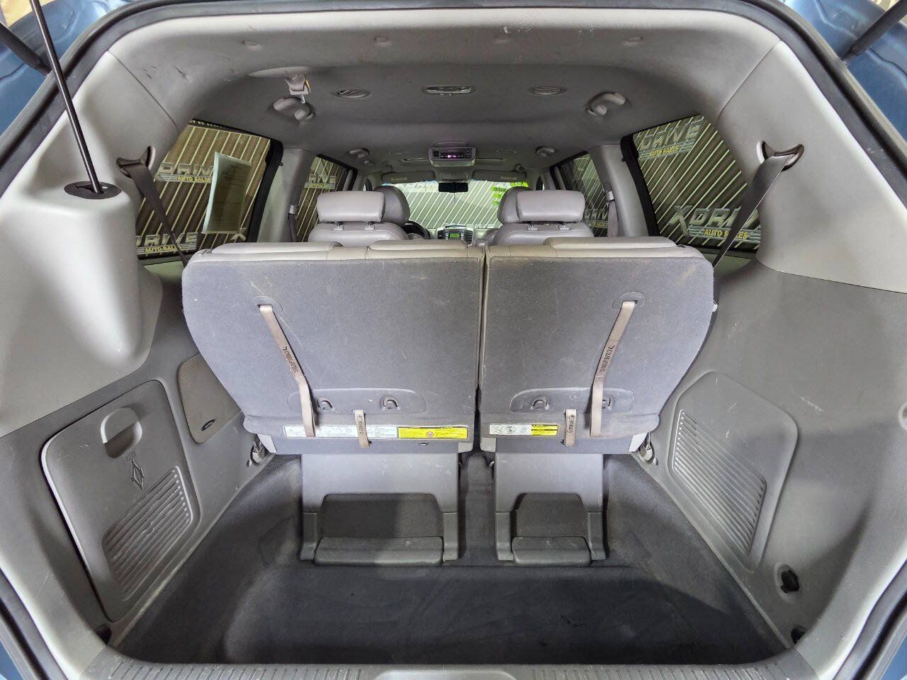 Used 2010 Kia Sedona EX w/ Luxury Pkg FWD image 27