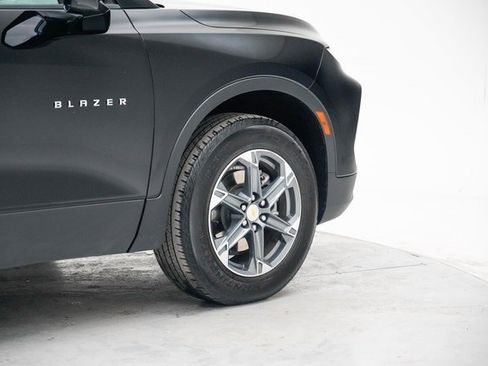 Used 2025 Chevrolet Blazer LT image 7